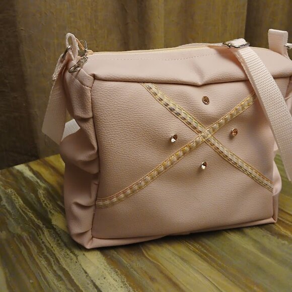 New Travel Sling Crossbody bag Pink Pebbled faux leather Peach rhinestone trim - Picture 5 of 12